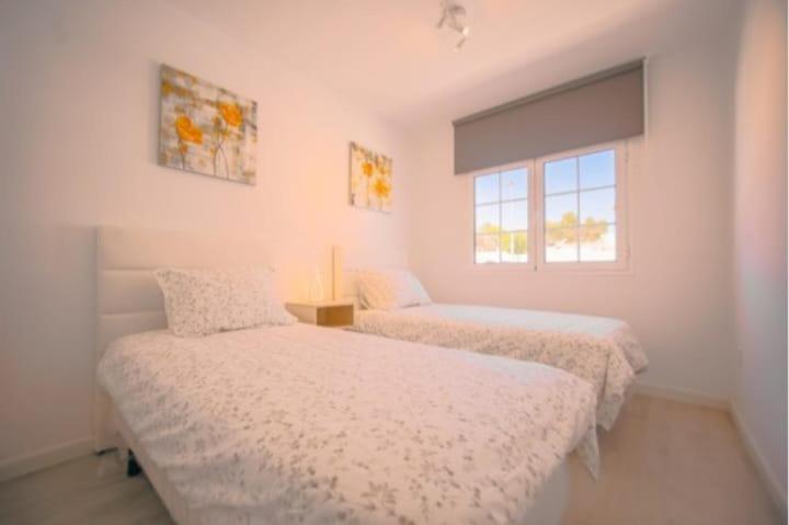 Atlantic View 1B 2 Bedrooms Ground Floor, Complex Featured On A Place In The Sun Puerto del Carmen  Bagian luar foto